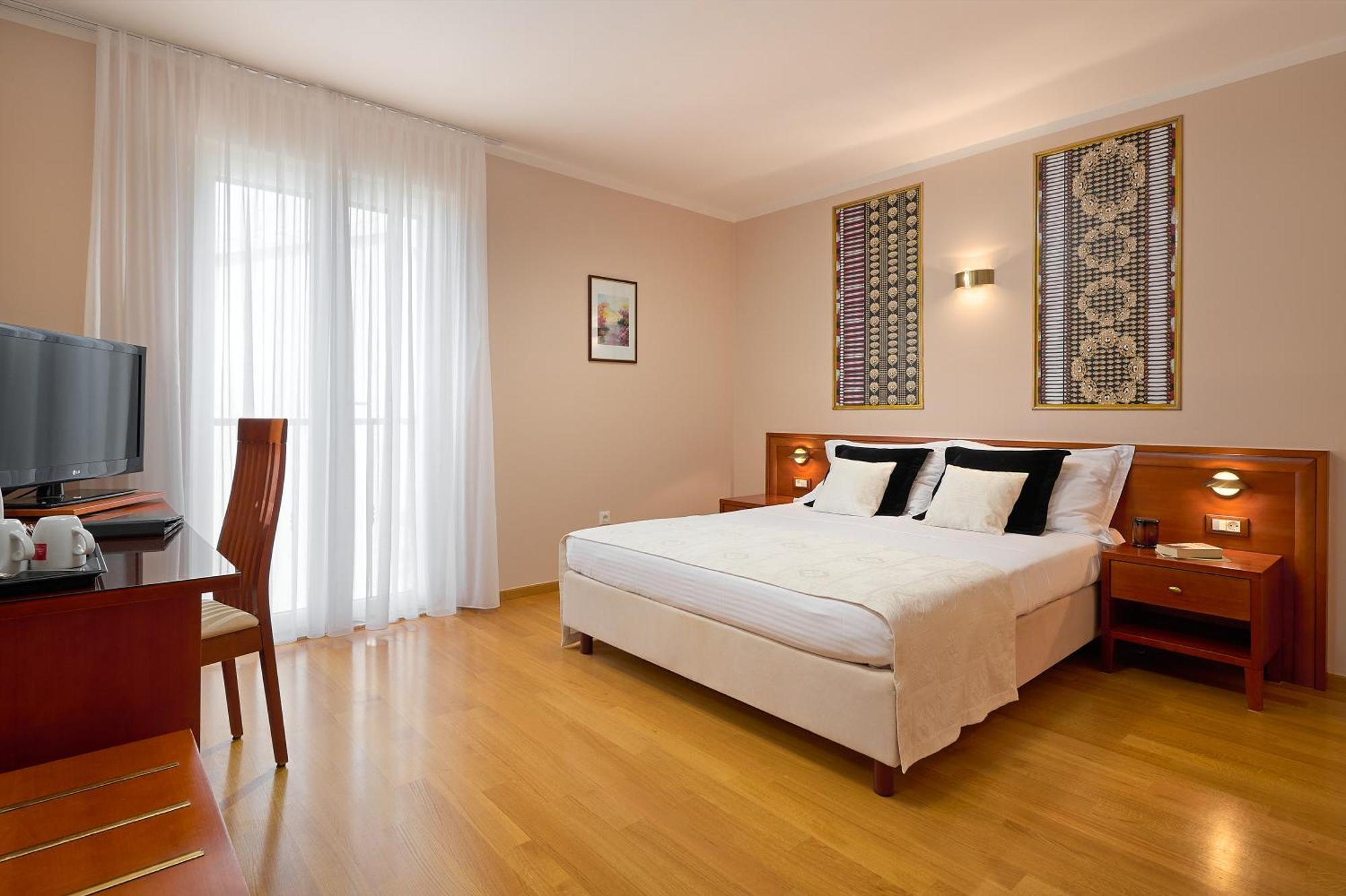 Double Room,1284434695:JPEG