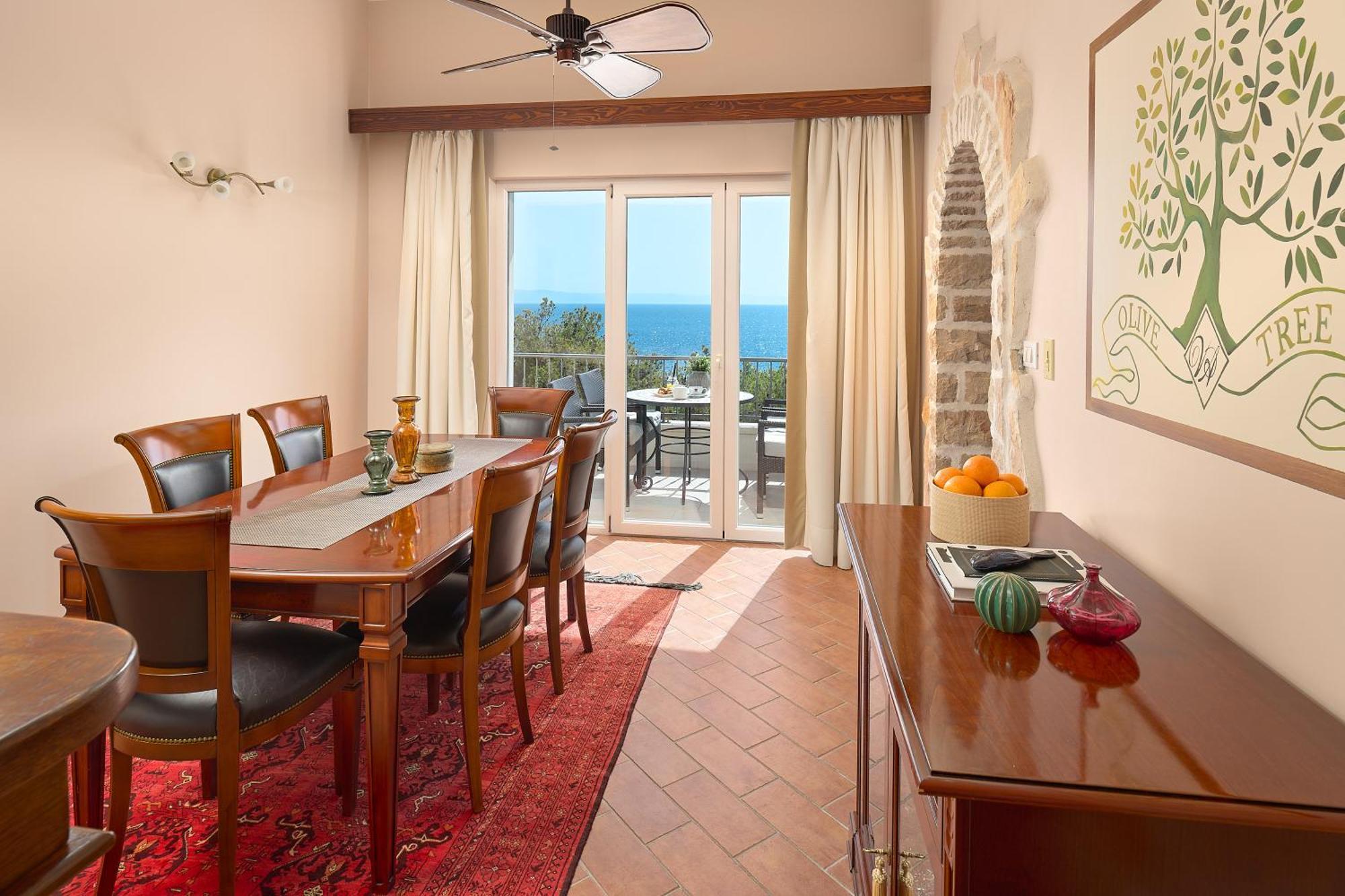 Apartament typu Deluxe Suite z tarasem i widokiem na morze